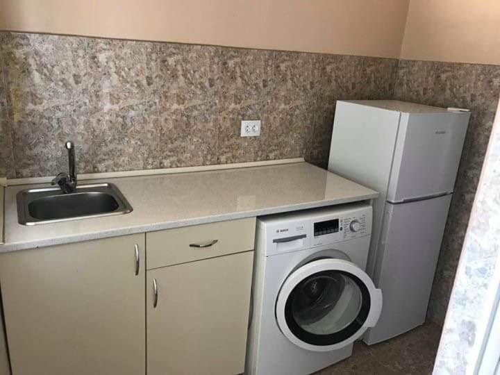Luka Family Guest House Batumi Bagian luar foto